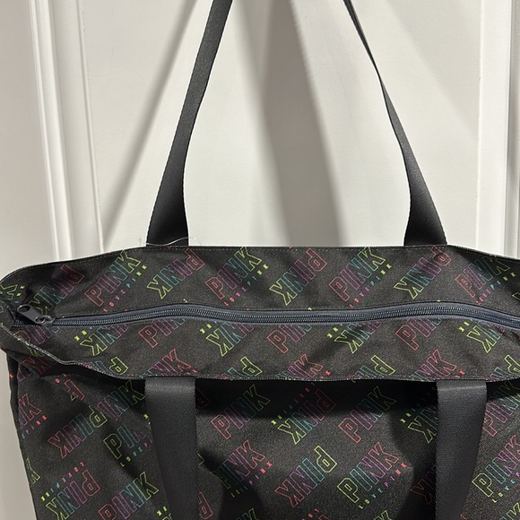 ⭐️SOLD⭐️ NWT Victoria’s Secret PINK Zippered Tote Bag - Picture 7 of 10